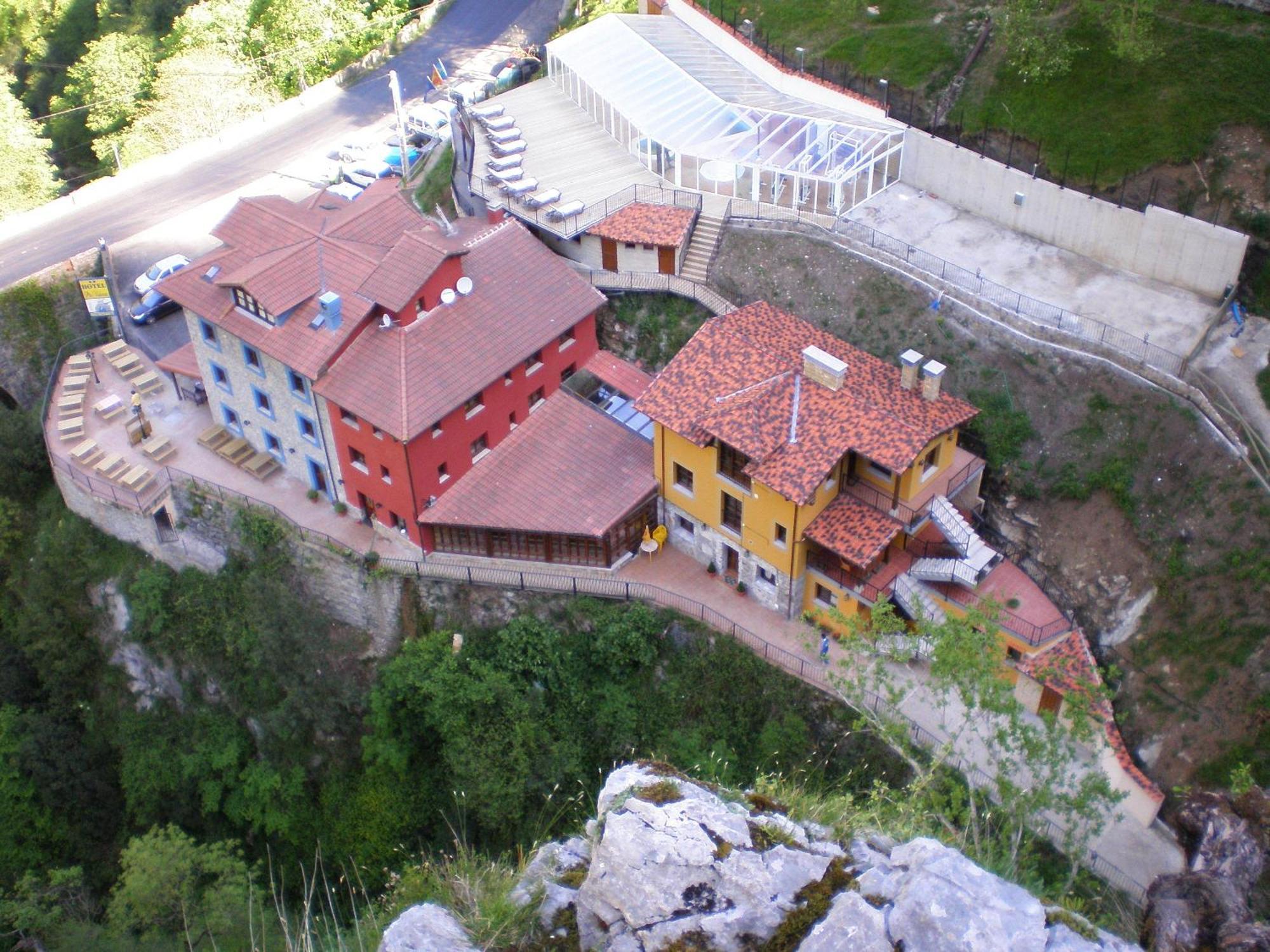 Hotel Puente Vidosa Амьева Экстерьер фото